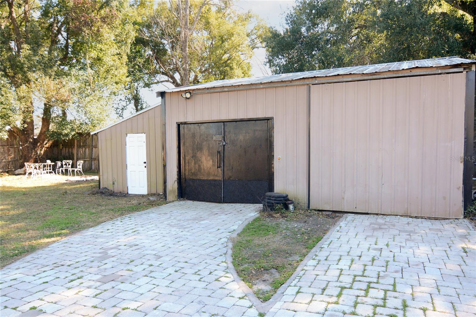 Image 23 of 35 For 2606 Crystal Lake Avenue