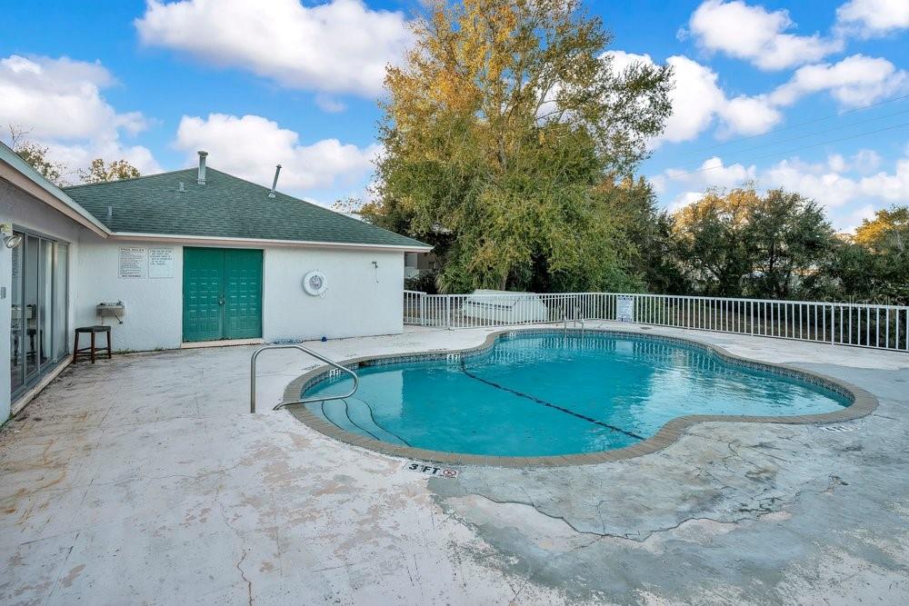 Image 25 of 32 For 404 Country Lane Ne 404