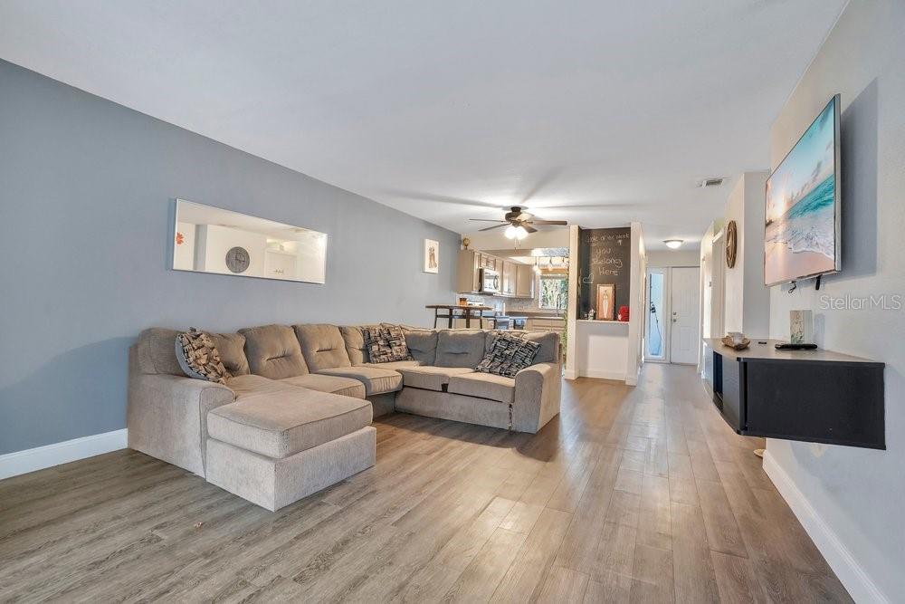 Image 3 of 32 For 404 Country Lane Ne 404