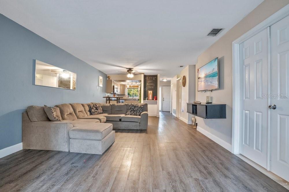 Image 4 of 32 For 404 Country Lane Ne 404