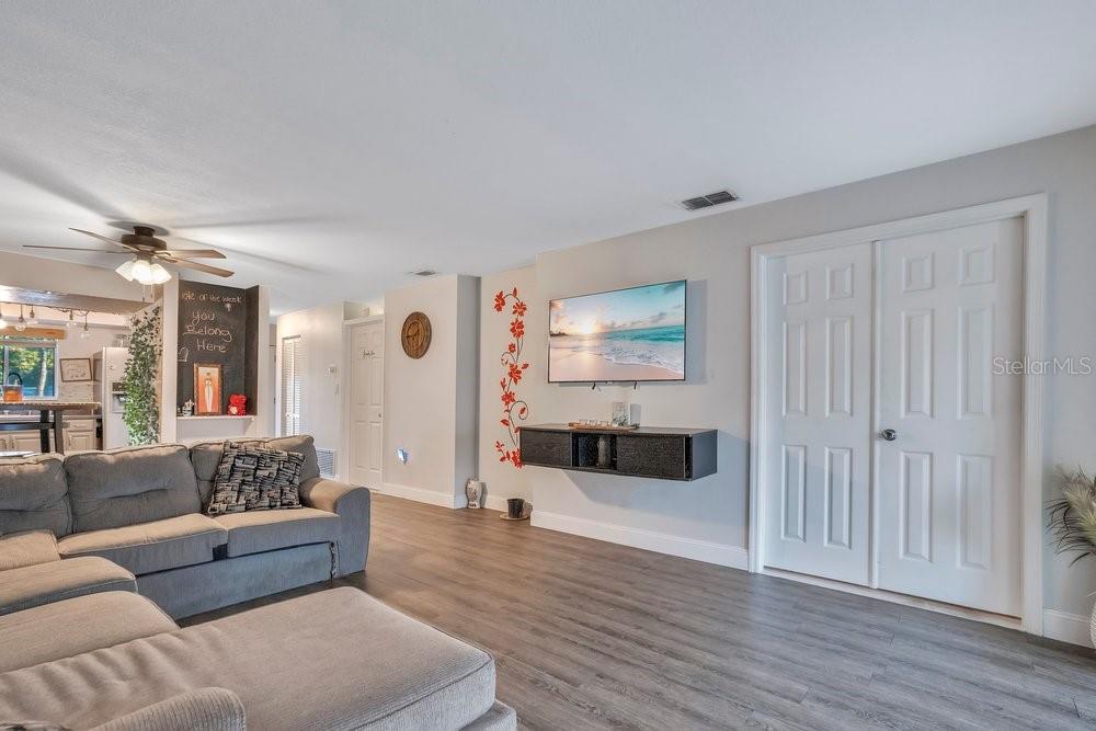 Image 5 of 32 For 404 Country Lane Ne 404