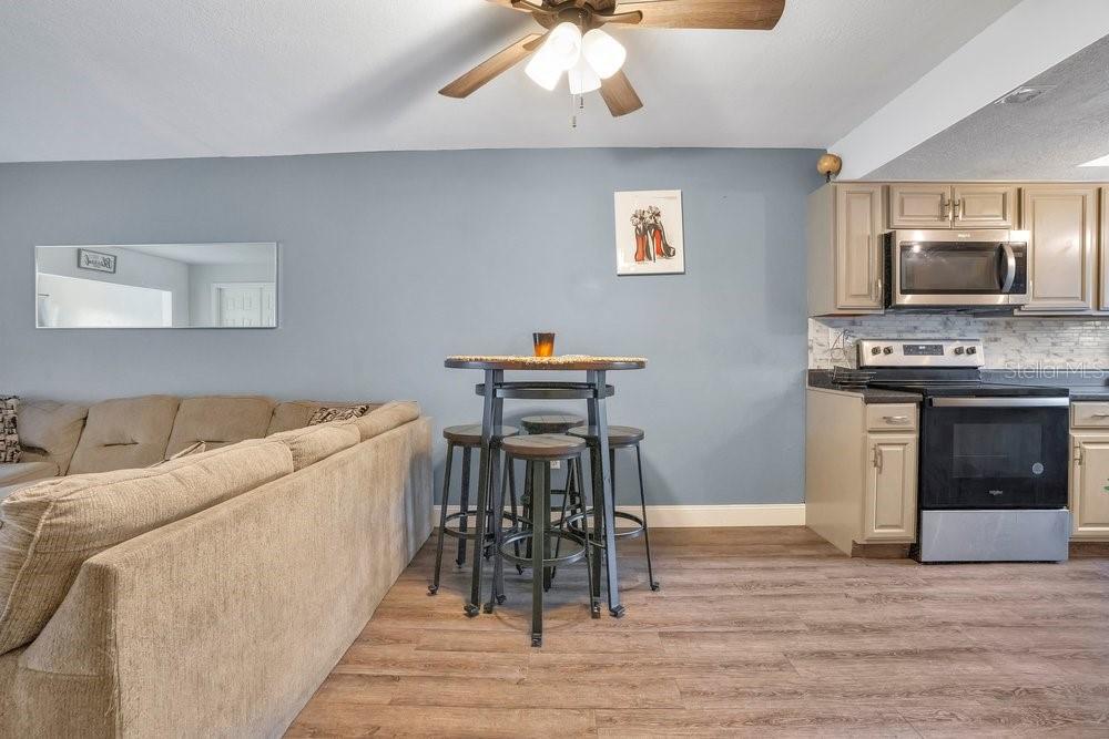 Image 7 of 32 For 404 Country Lane Ne 404