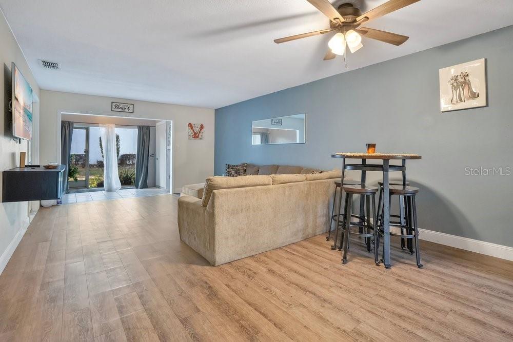 Image 8 of 32 For 404 Country Lane Ne 404