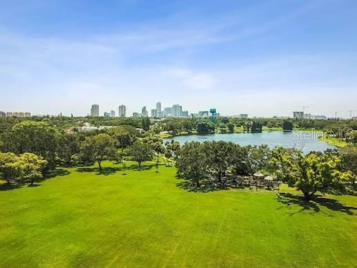 Listing photo id 23 for 1401 5th Street N