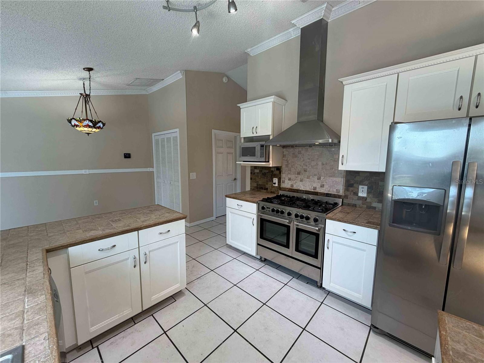 Image 11 of 31 For 1366 Valhalla Street