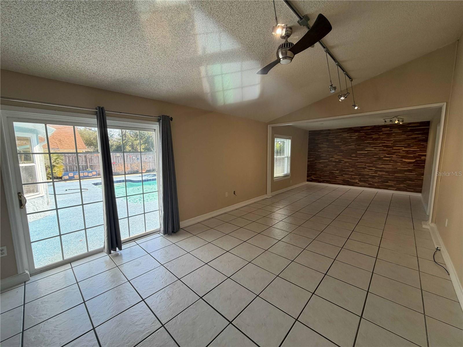 Image 12 of 31 For 1366 Valhalla Street