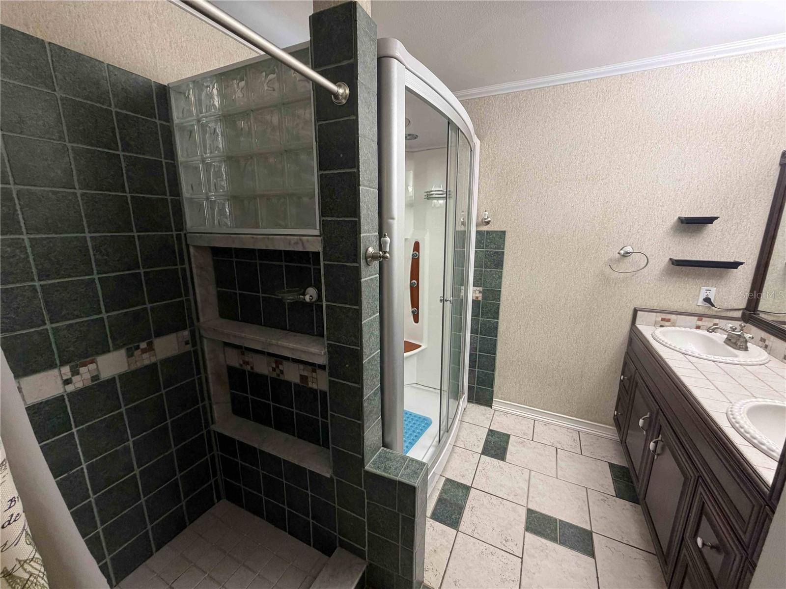 Image 17 of 31 For 1366 Valhalla Street