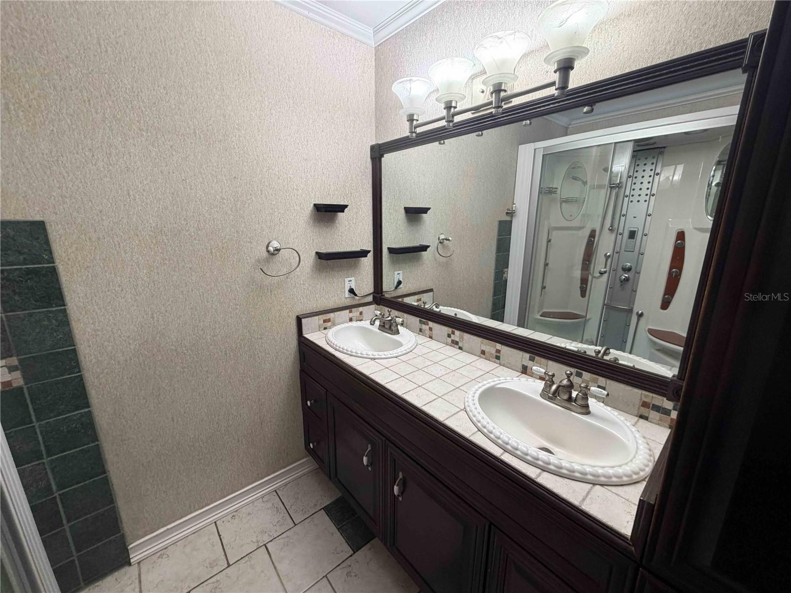 Image 19 of 31 For 1366 Valhalla Street