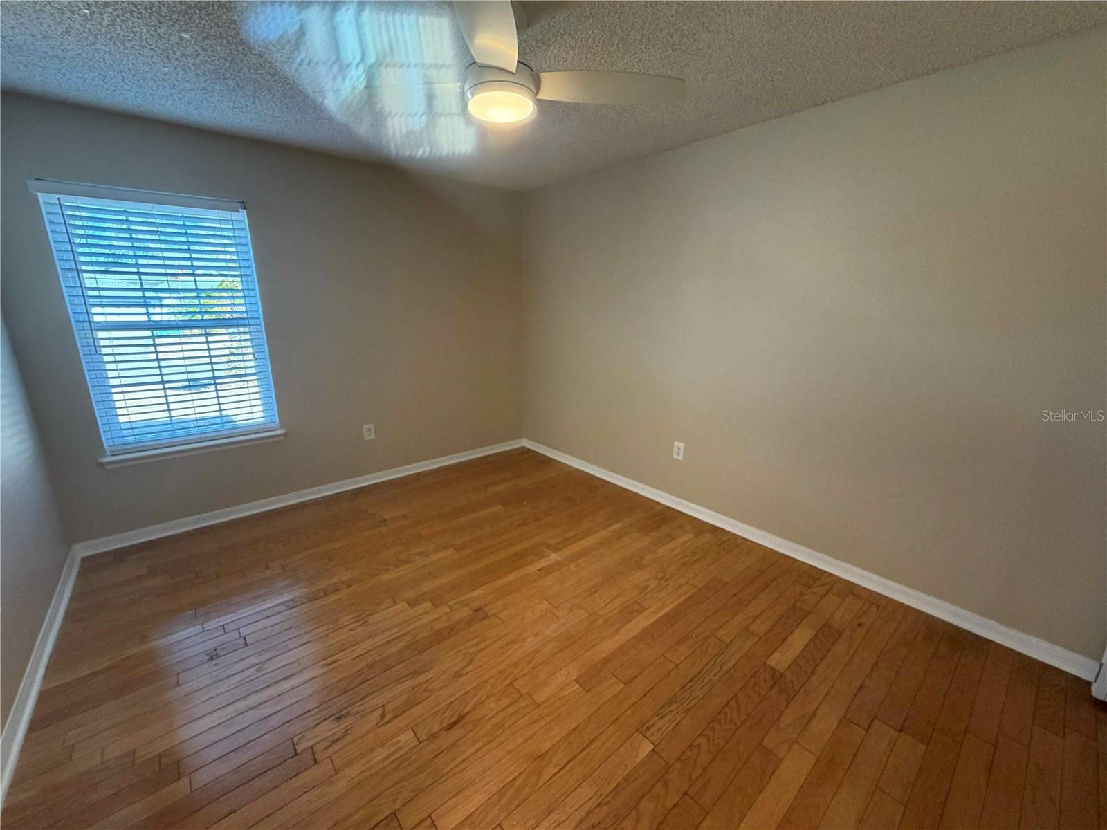 Image 22 of 31 For 1366 Valhalla Street