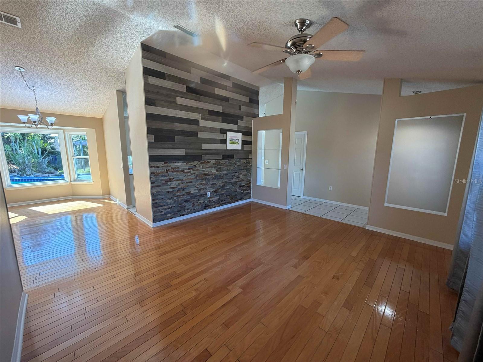 Image 4 of 31 For 1366 Valhalla Street