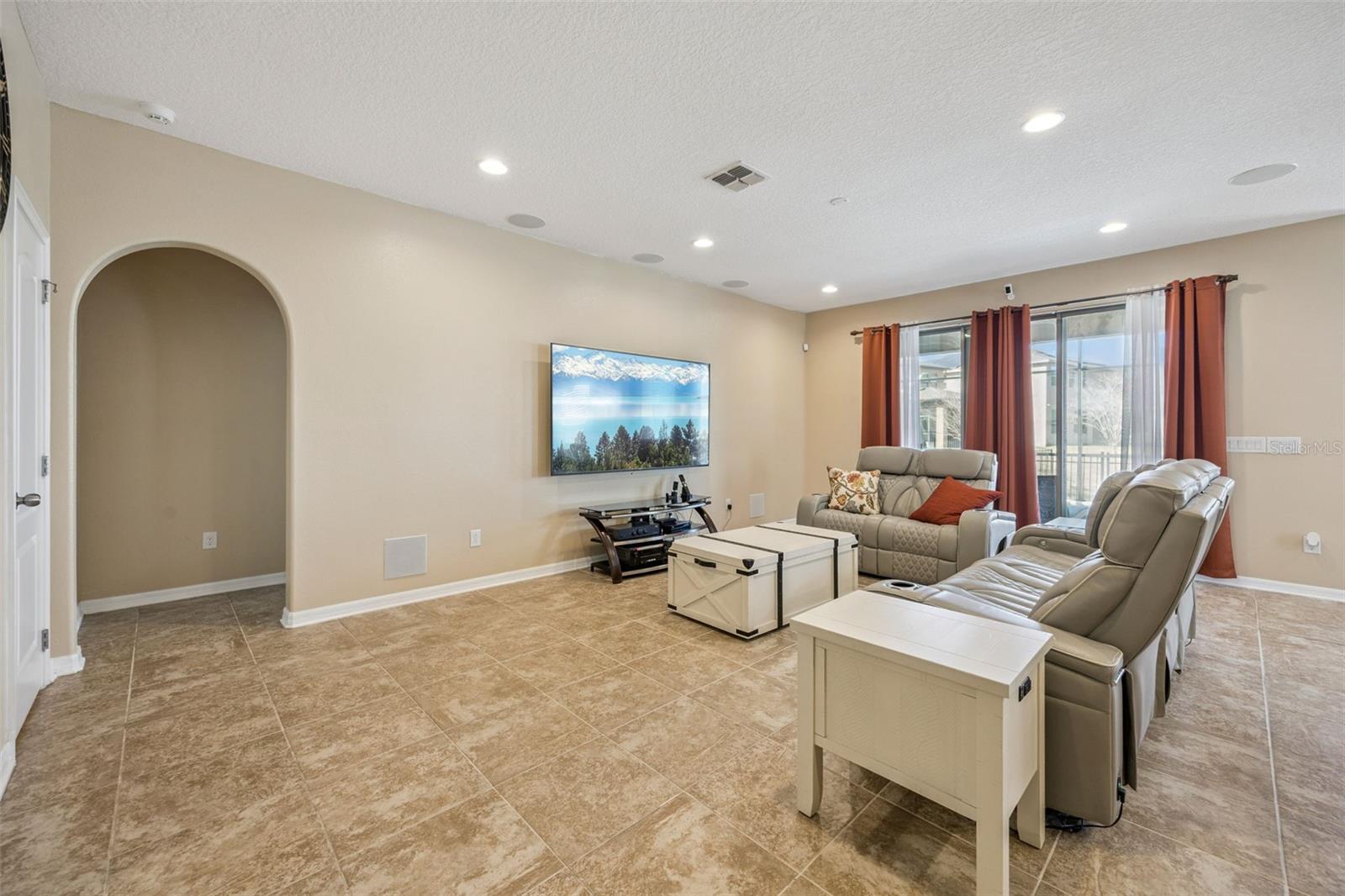 Image 13 of 37 For 901 Fountain Coin Loop