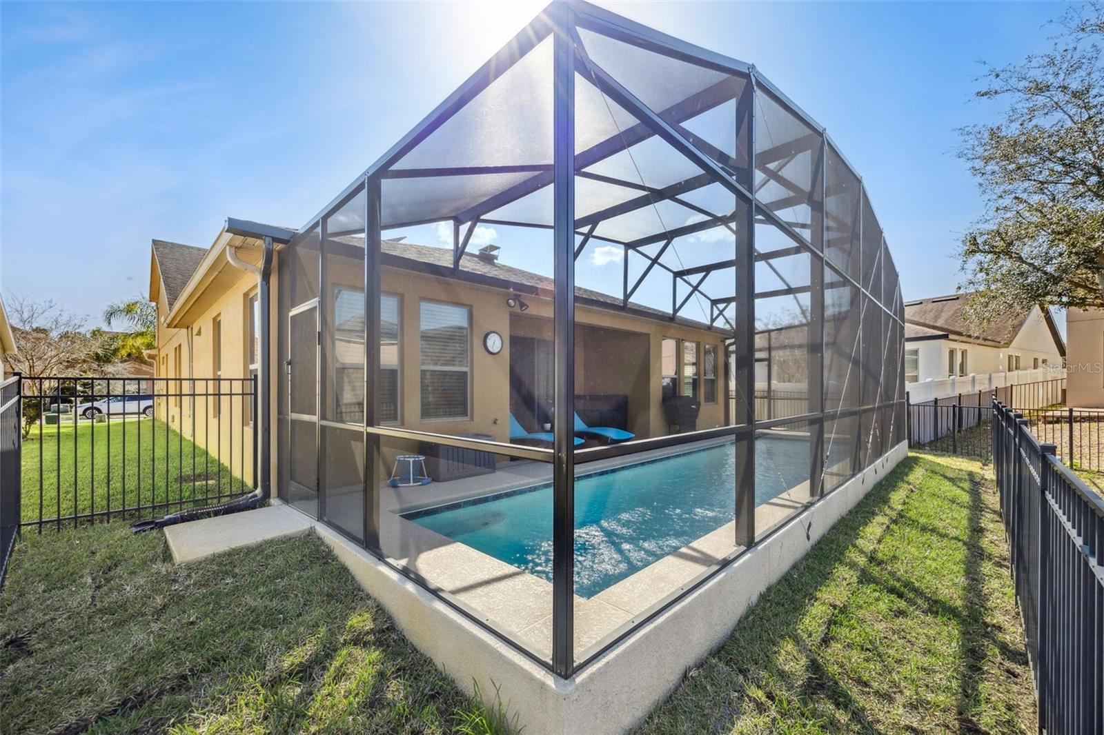 Image 32 of 37 For 901 Fountain Coin Loop