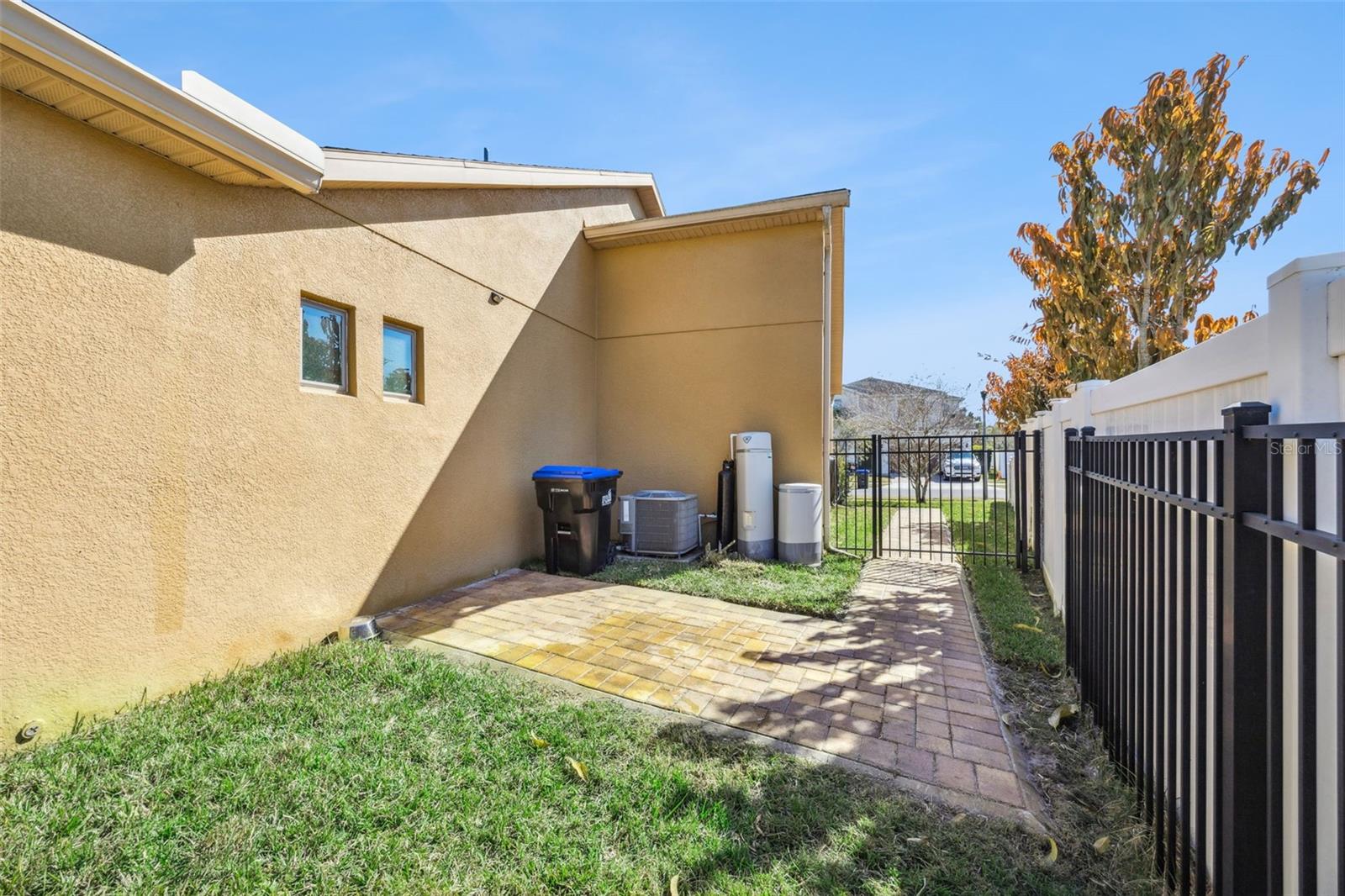 Image 33 of 37 For 901 Fountain Coin Loop