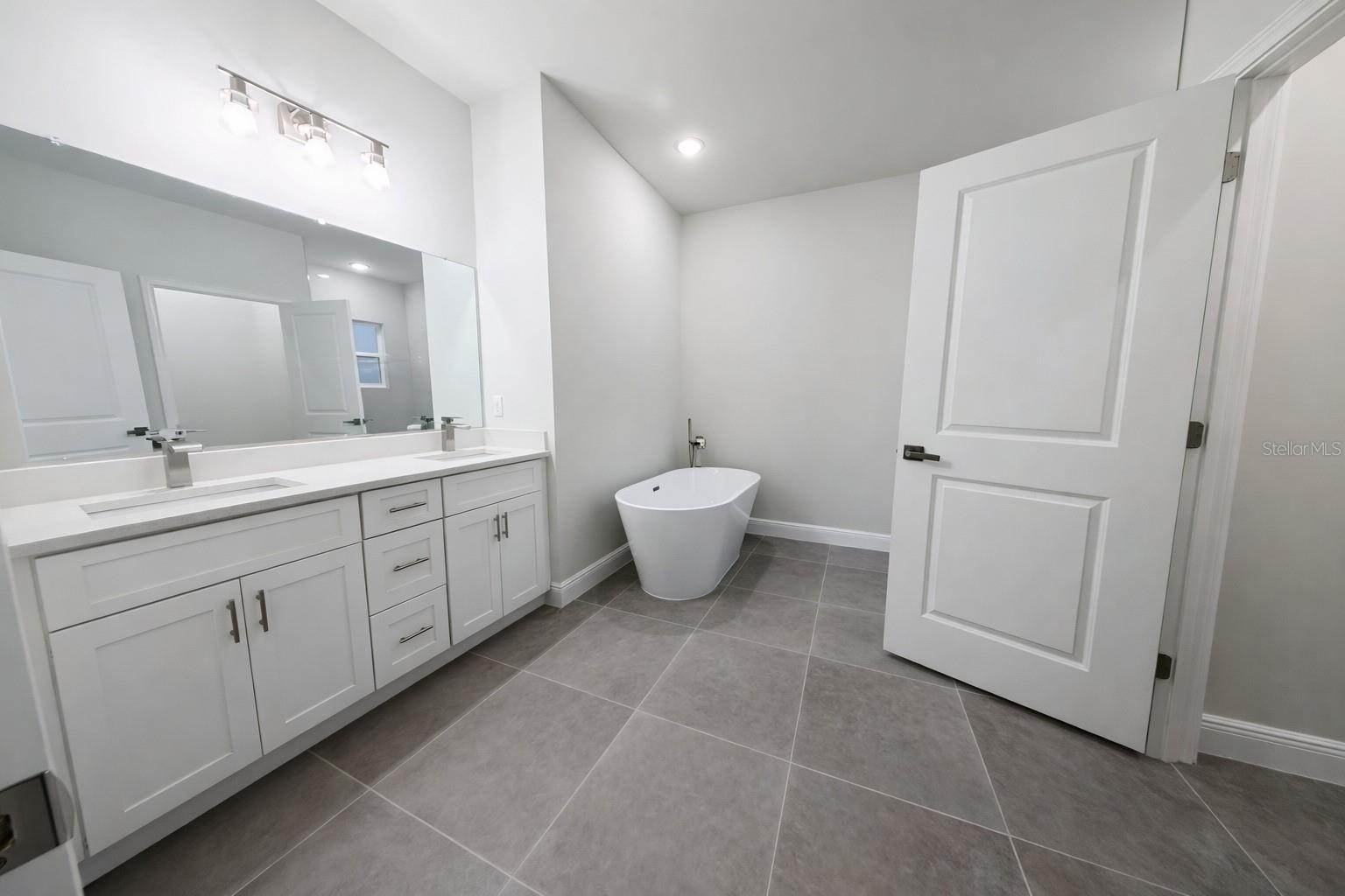 Image 16 of 45 For 3862 147th Street Road