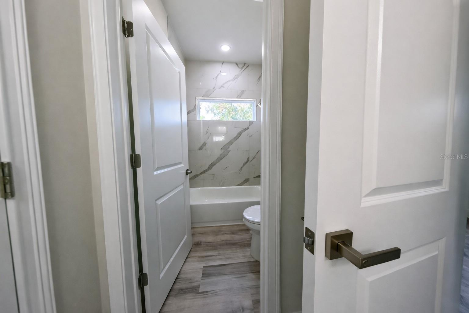 Image 24 of 45 For 3862 147th Street Road