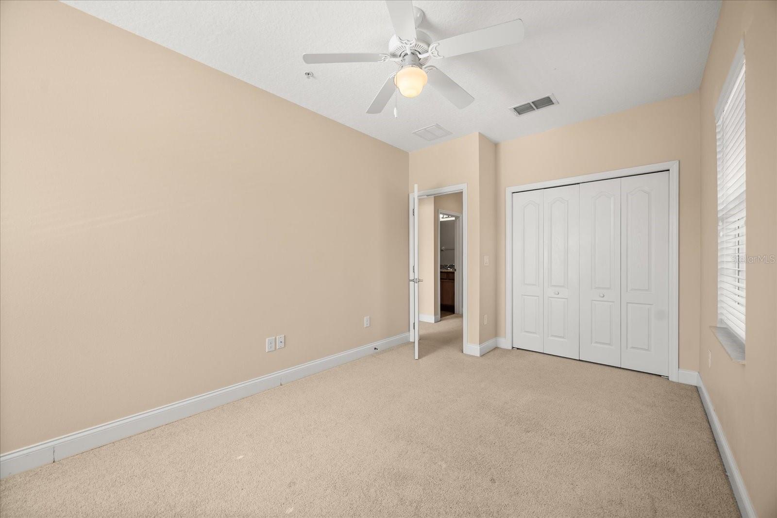 Image 12 of 33 For 2004 Michael Tiago Circle