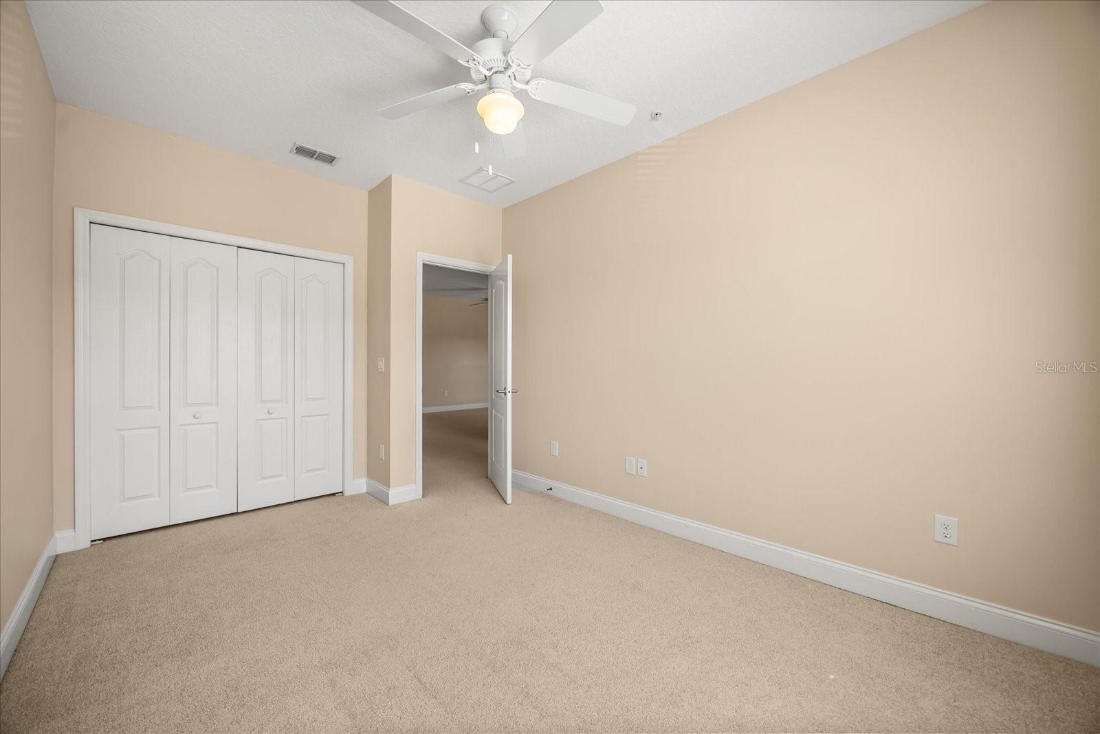 Image 14 of 33 For 2004 Michael Tiago Circle