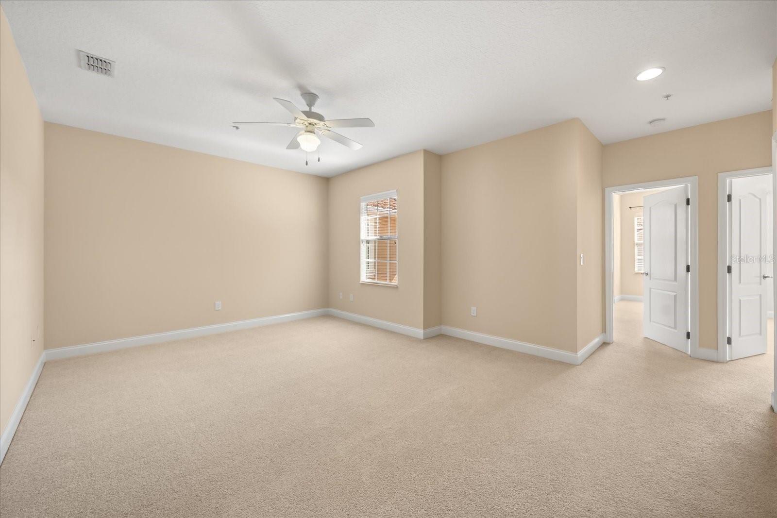 Image 16 of 33 For 2004 Michael Tiago Circle