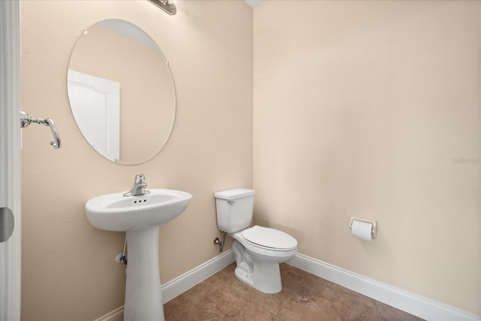 Image 23 of 33 For 2004 Michael Tiago Circle