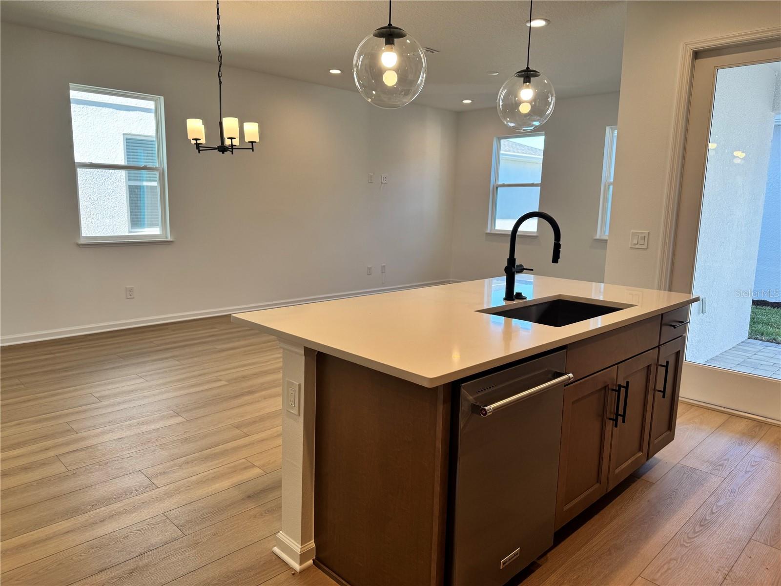 Image 16 of 45 For 1821 Crowncrest Drive