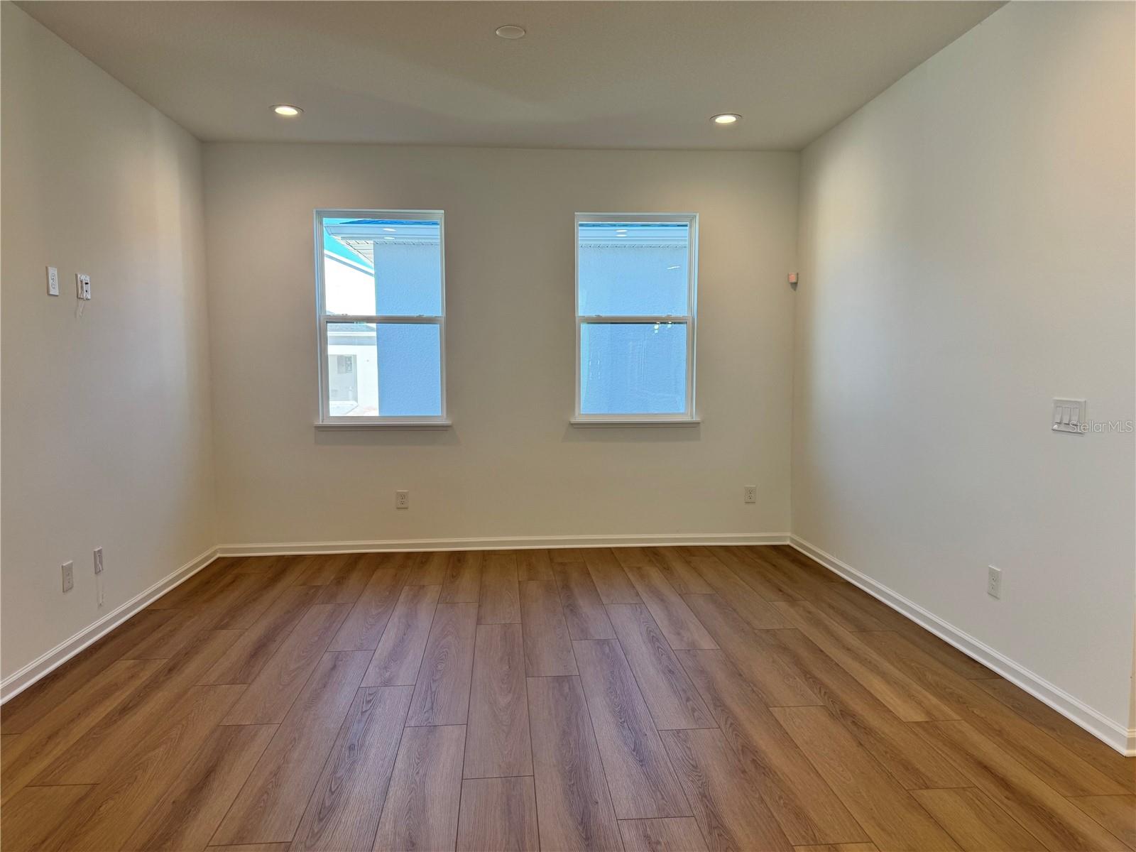 Image 18 of 45 For 1821 Crowncrest Drive