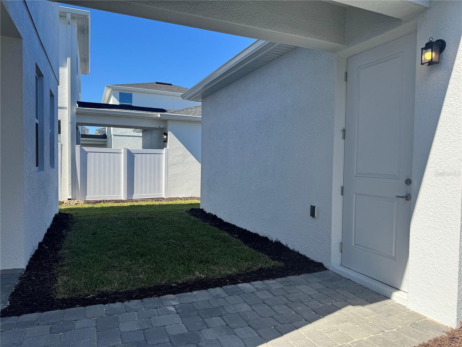 Image 19 of 45 For 1821 Crowncrest Drive