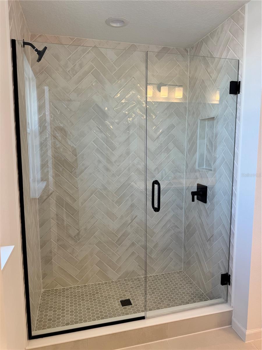 Image 27 of 45 For 1821 Crowncrest Drive