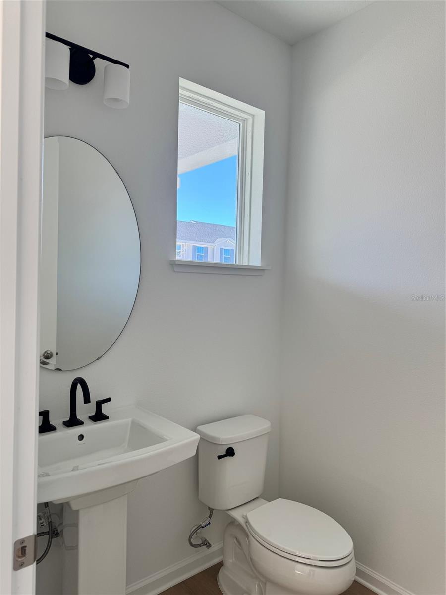 Image 8 of 45 For 1821 Crowncrest Drive