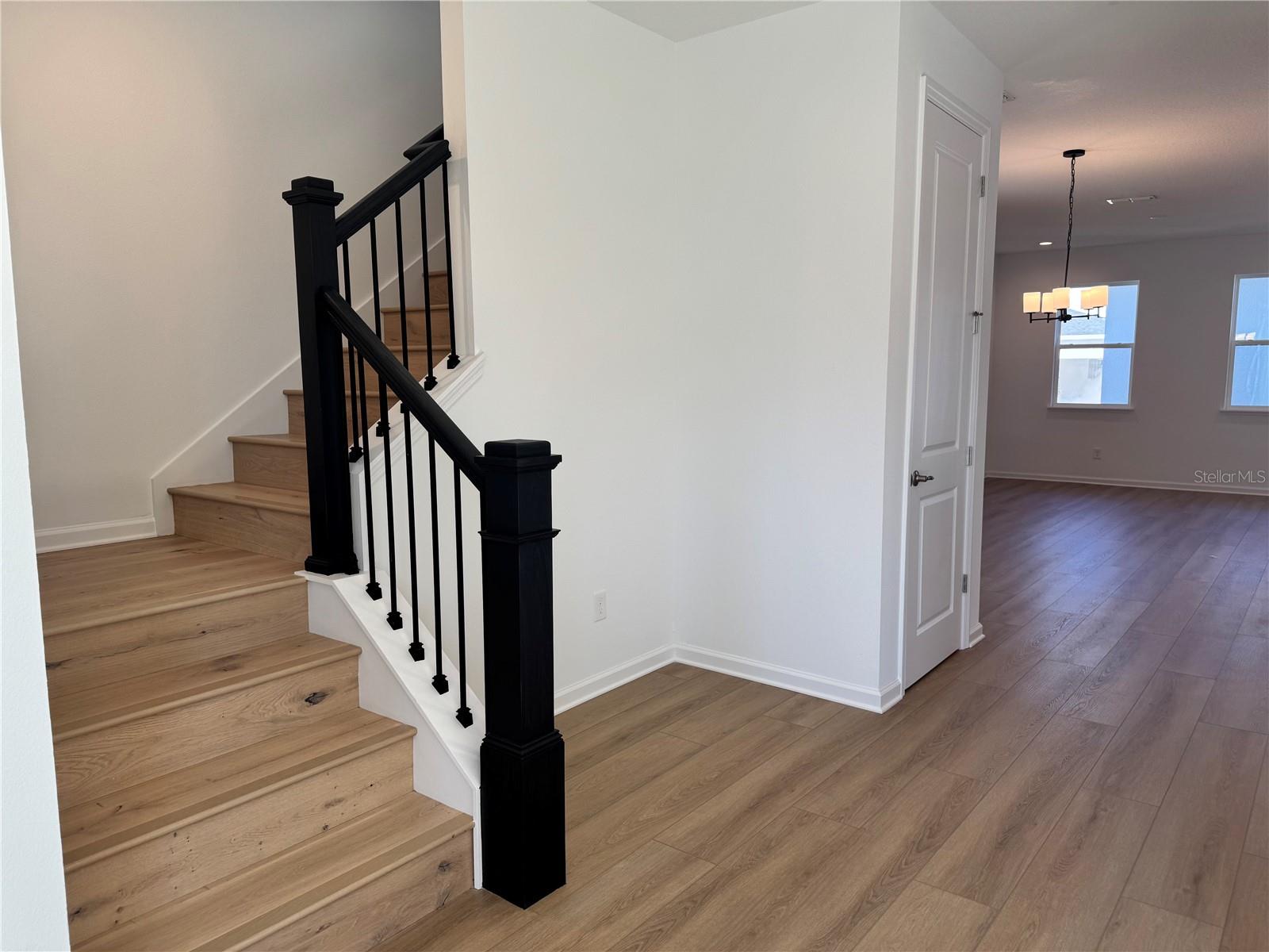 Image 9 of 45 For 1821 Crowncrest Drive