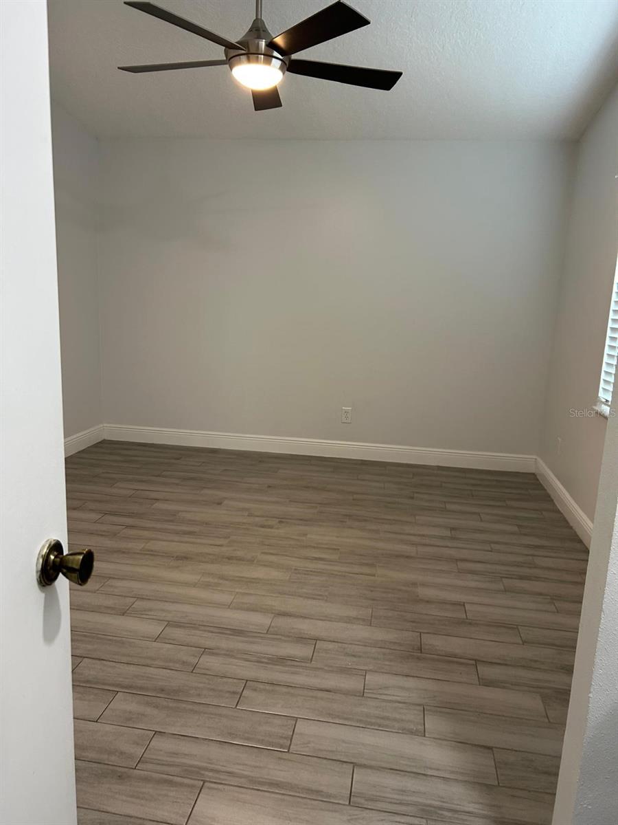 Image 10 of 20 For 9739 Poplarwood Court