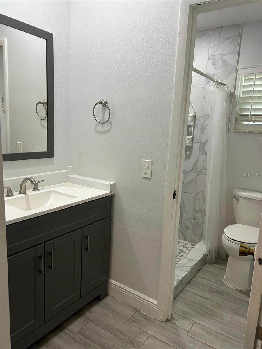 Image 11 of 20 For 9739 Poplarwood Court