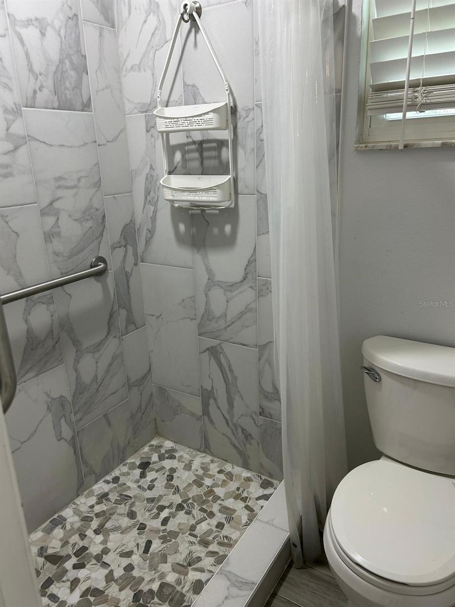 Image 12 of 20 For 9739 Poplarwood Court