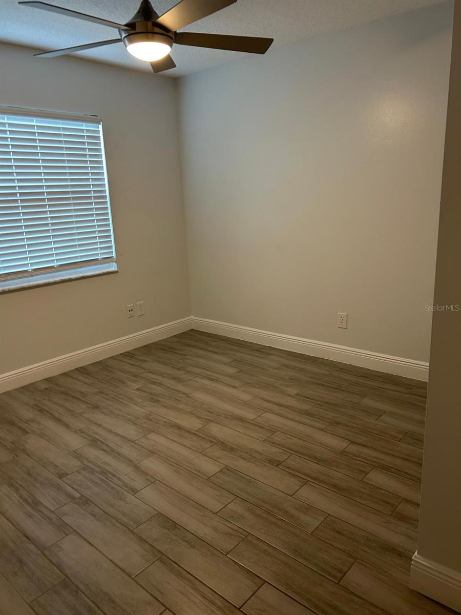 Image 13 of 20 For 9739 Poplarwood Court