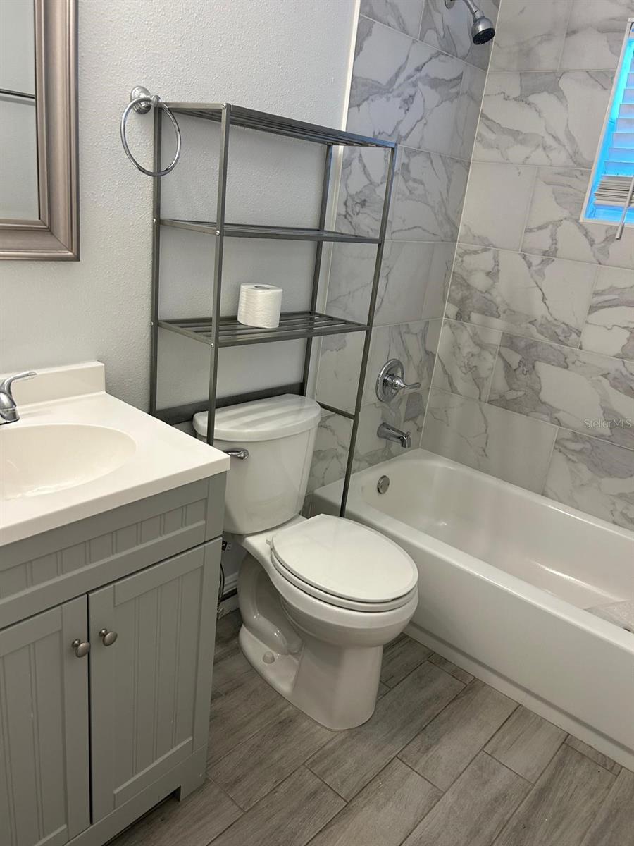 Image 14 of 20 For 9739 Poplarwood Court