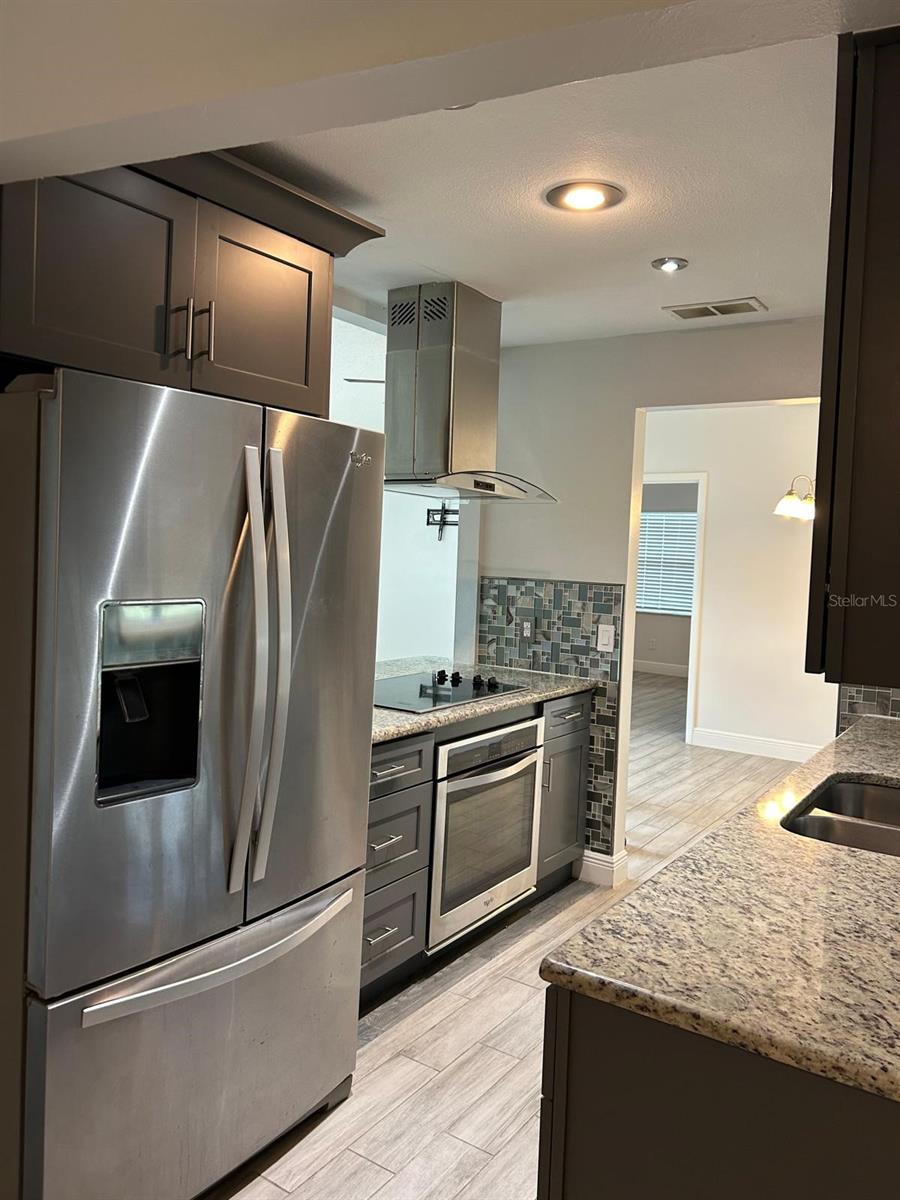 Image 6 of 20 For 9739 Poplarwood Court