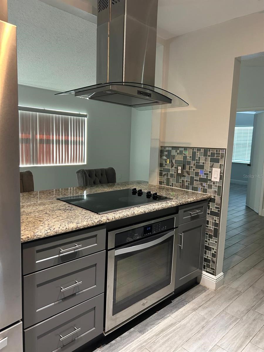 Image 7 of 20 For 9739 Poplarwood Court