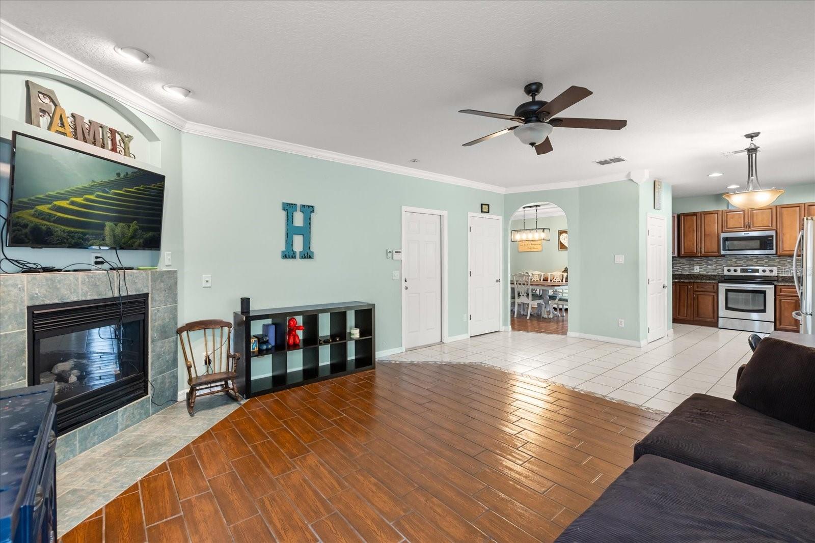 Image 12 of 35 For 616 Buckingham Drive