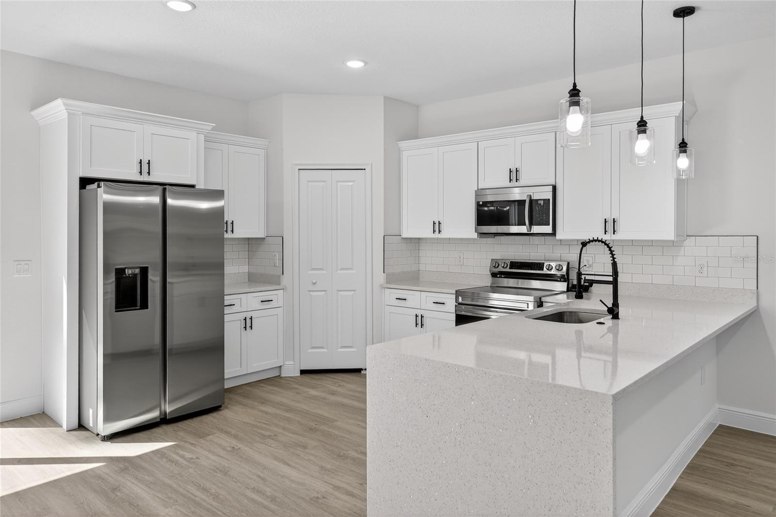 Image 4 of 22 For 9690 Cortlandt Drive