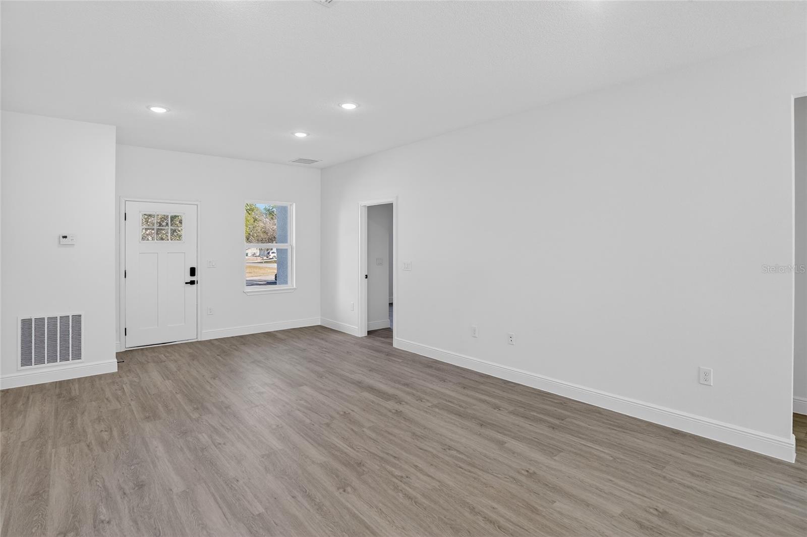 Image 6 of 22 For 9690 Cortlandt Drive