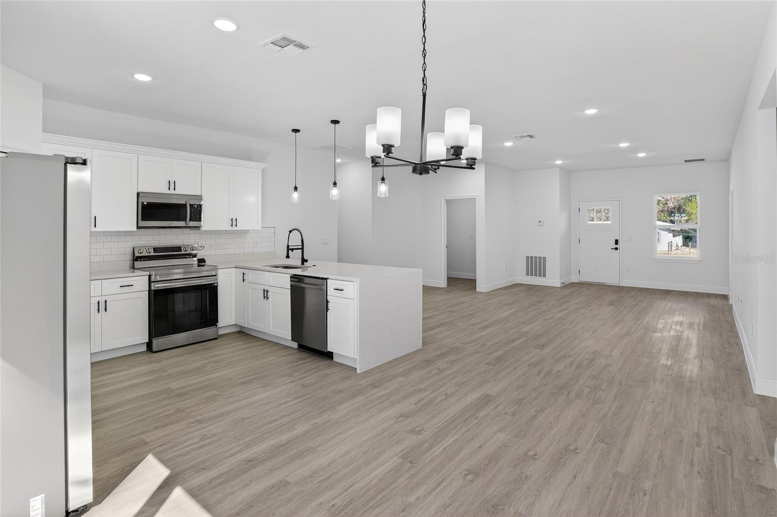 Image 8 of 22 For 9690 Cortlandt Drive