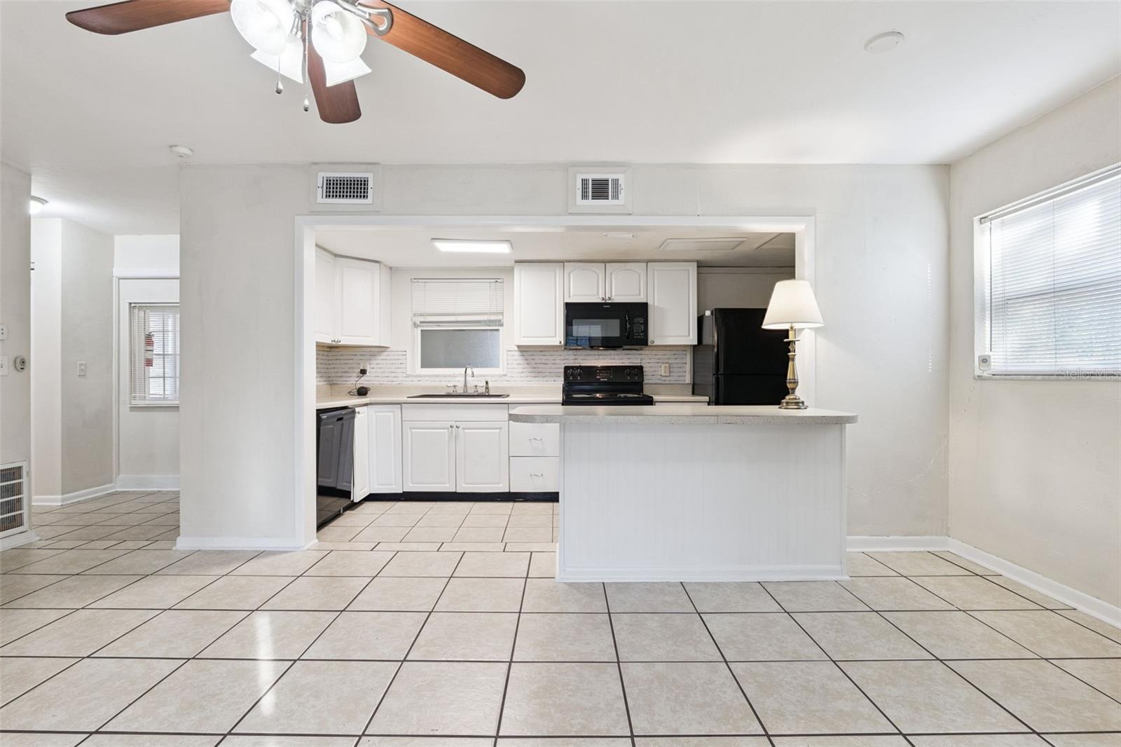 Image 10 of 23 For 1576 Zinnia Drive