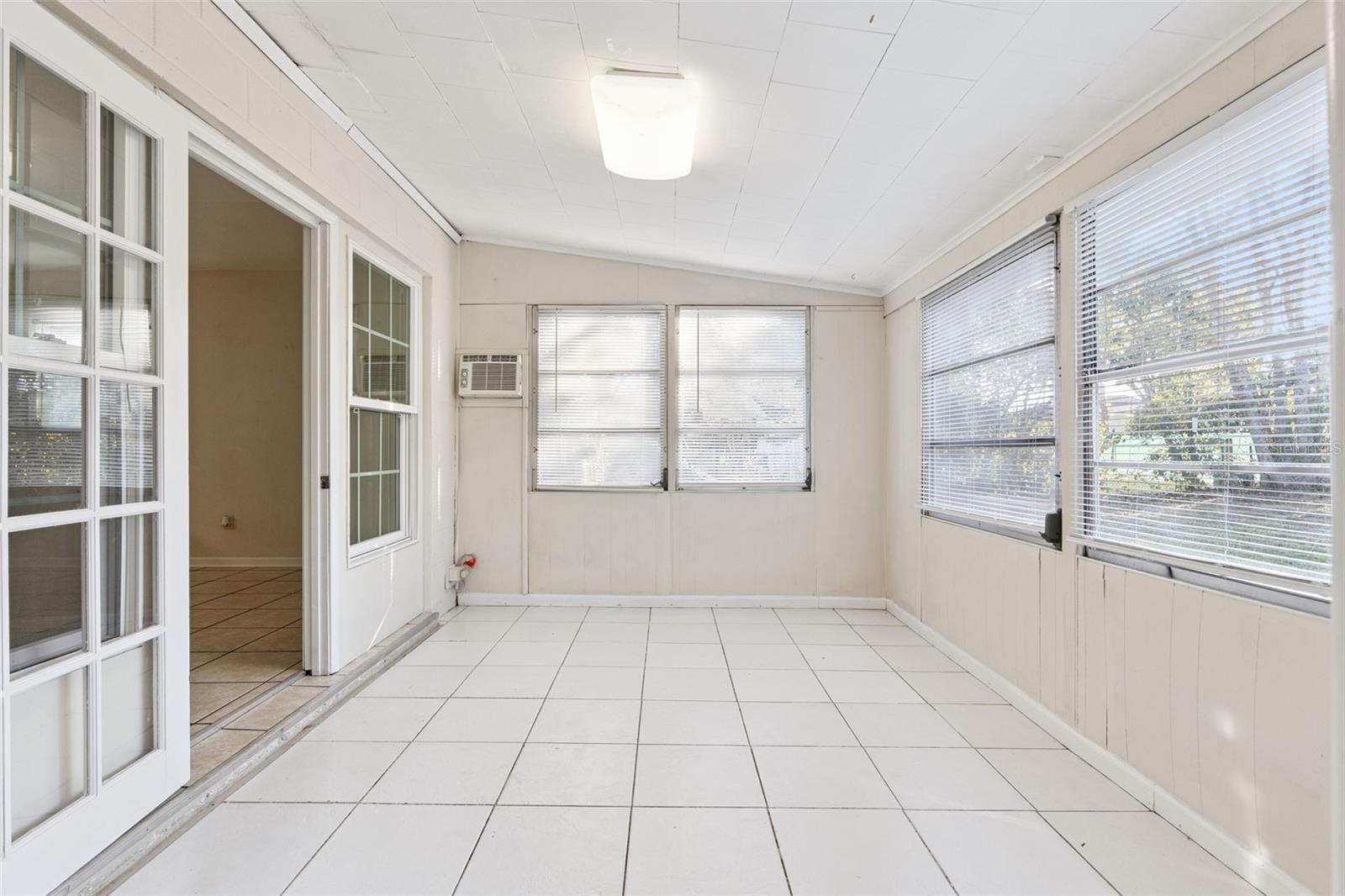 Image 17 of 23 For 1576 Zinnia Drive