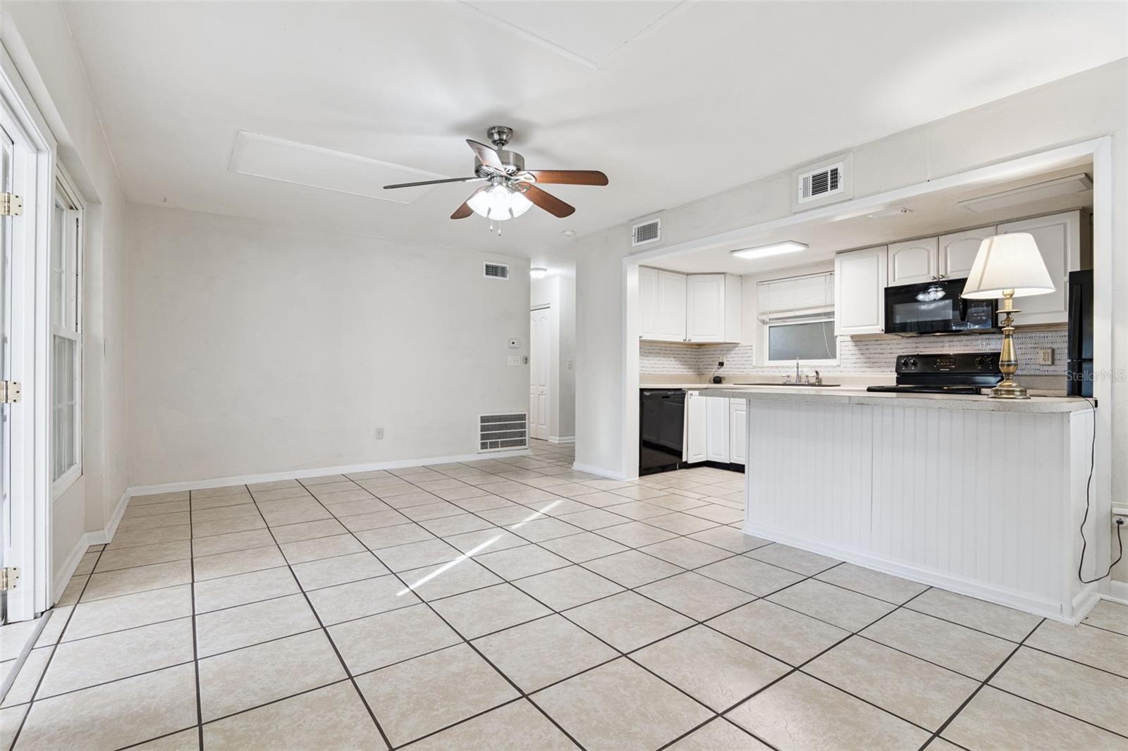 Image 9 of 23 For 1576 Zinnia Drive