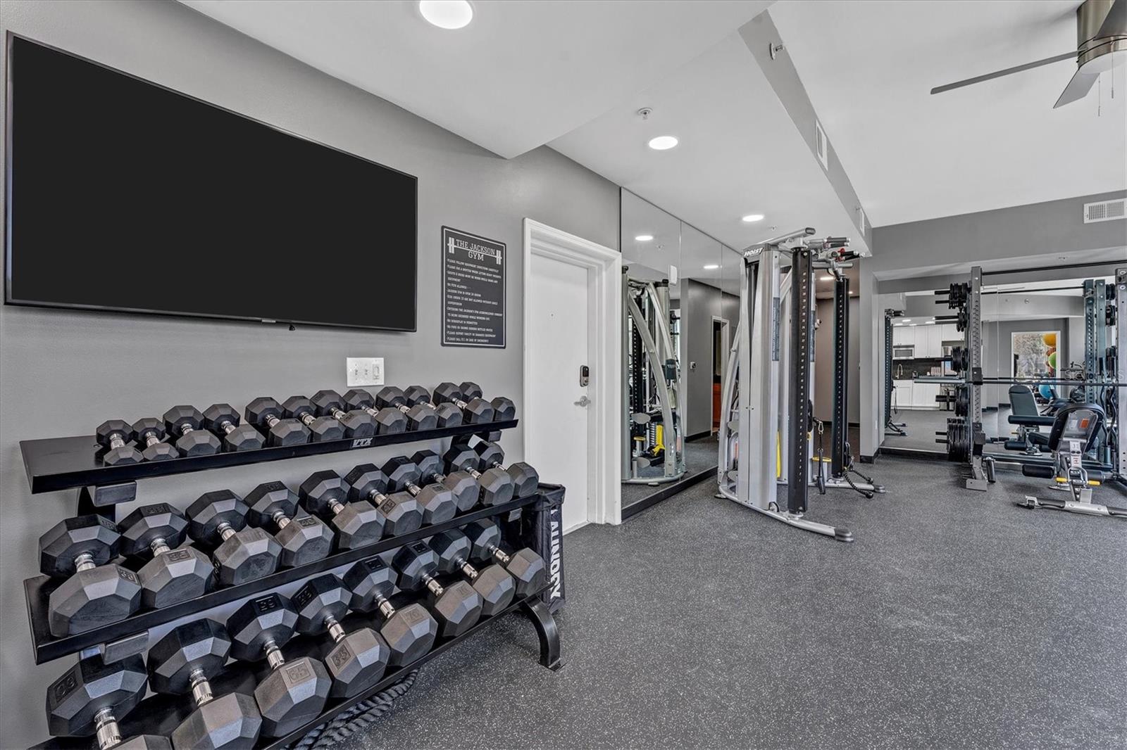 Image 26 of 35 For 525 Jackson Street 402