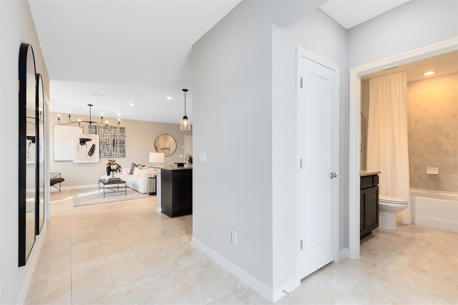 Image 13 of 33 For 10716 Leafy Laurel Street