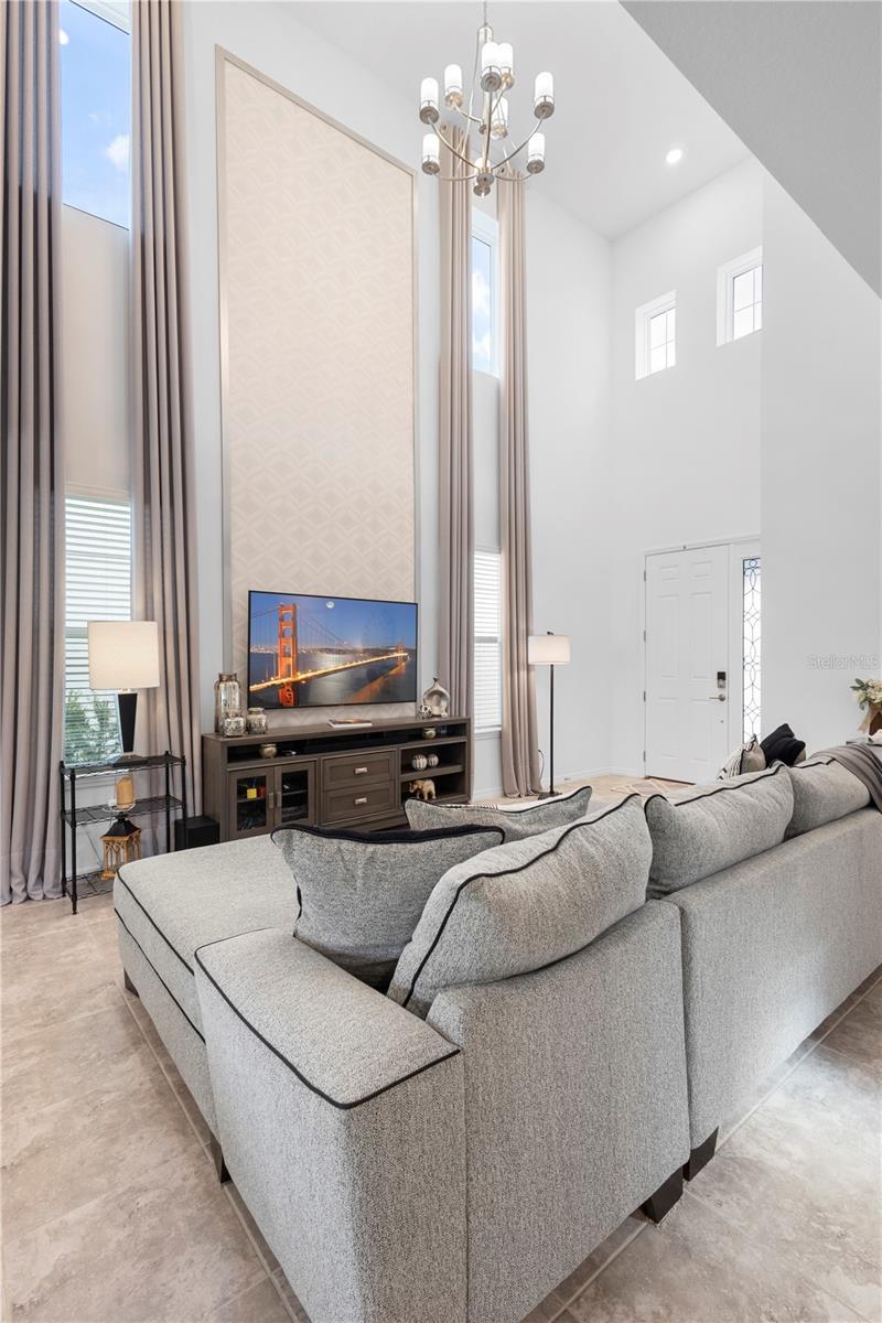 Image 18 of 97 For 2812 Hilltop Road