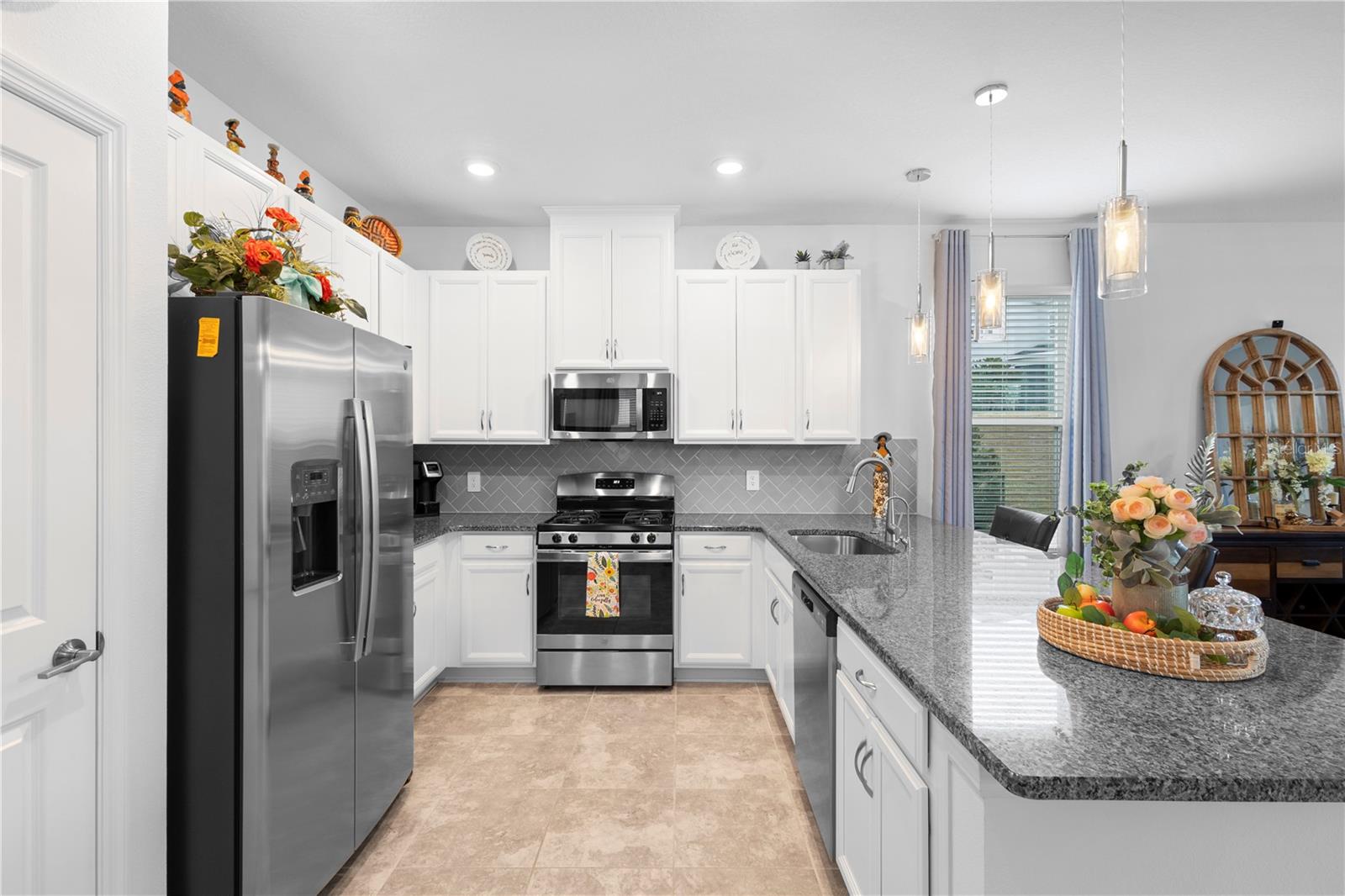 Image 57 of 97 For 2812 Hilltop Road