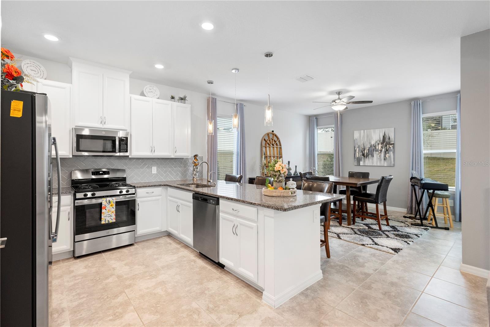 Image 58 of 97 For 2812 Hilltop Road