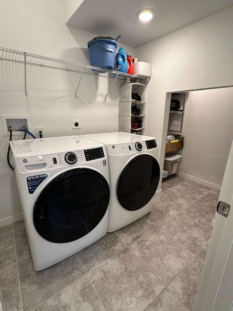 Image 84 of 97 For 2812 Hilltop Road