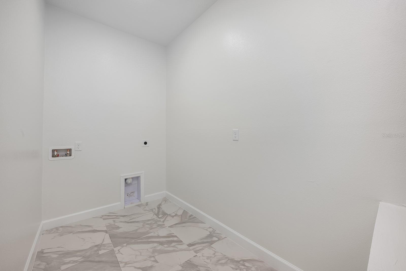 Image 11 of 23 For 1720 Deleon Avenue